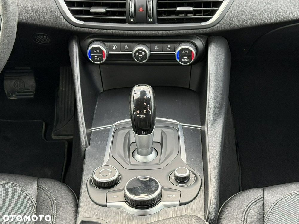 Alfa Romeo Giulia - 26