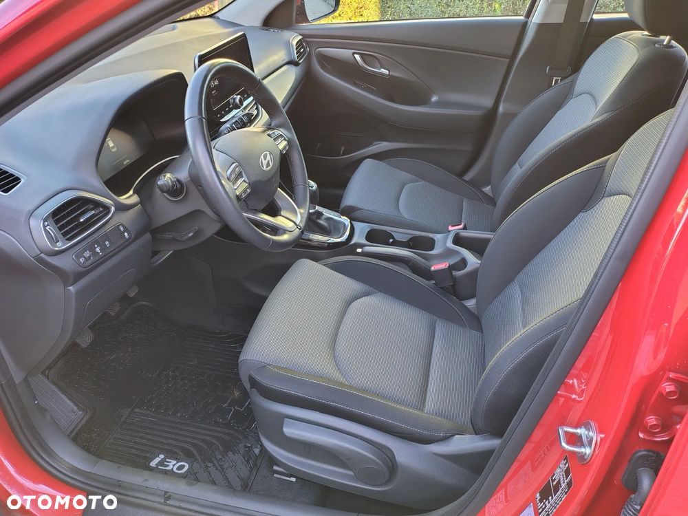 Hyundai i30 1.5 DPI Pure - 17