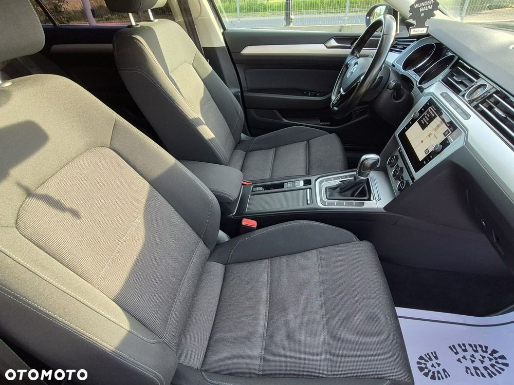 Volkswagen Passat - 23
