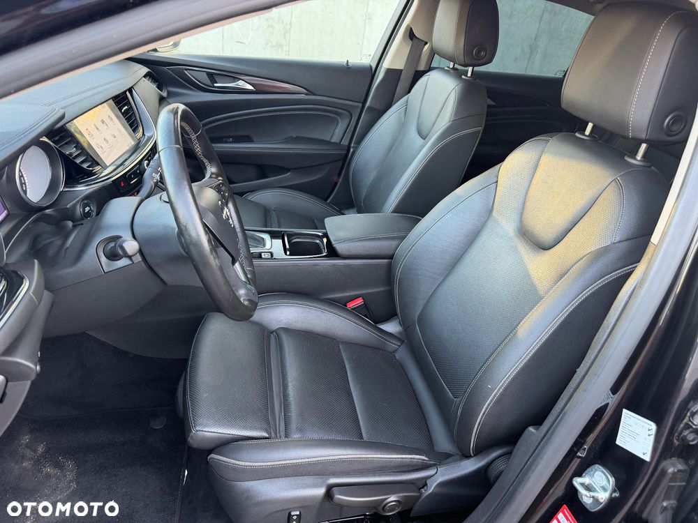 Opel Insignia 1.5 T Exclusive S&S - 12