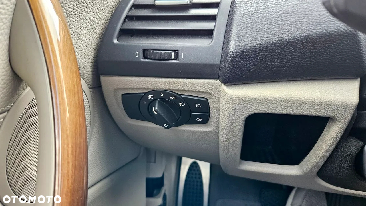 BMW Seria 1 120d DPF Edition Sport - 11