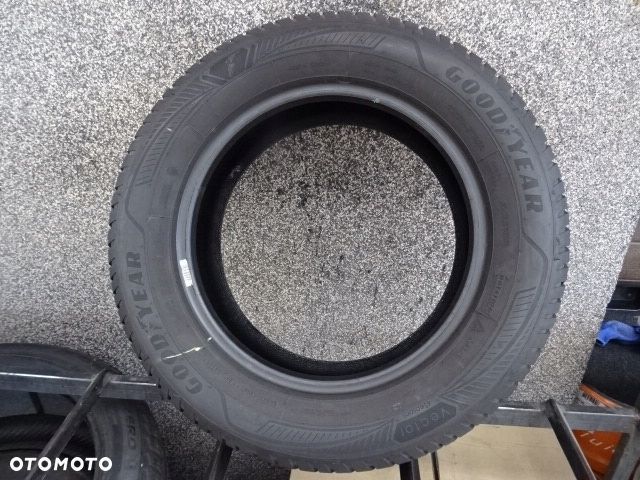 195/65/R15 95V Goodyear Vector 4 seasons gen-3 - 5