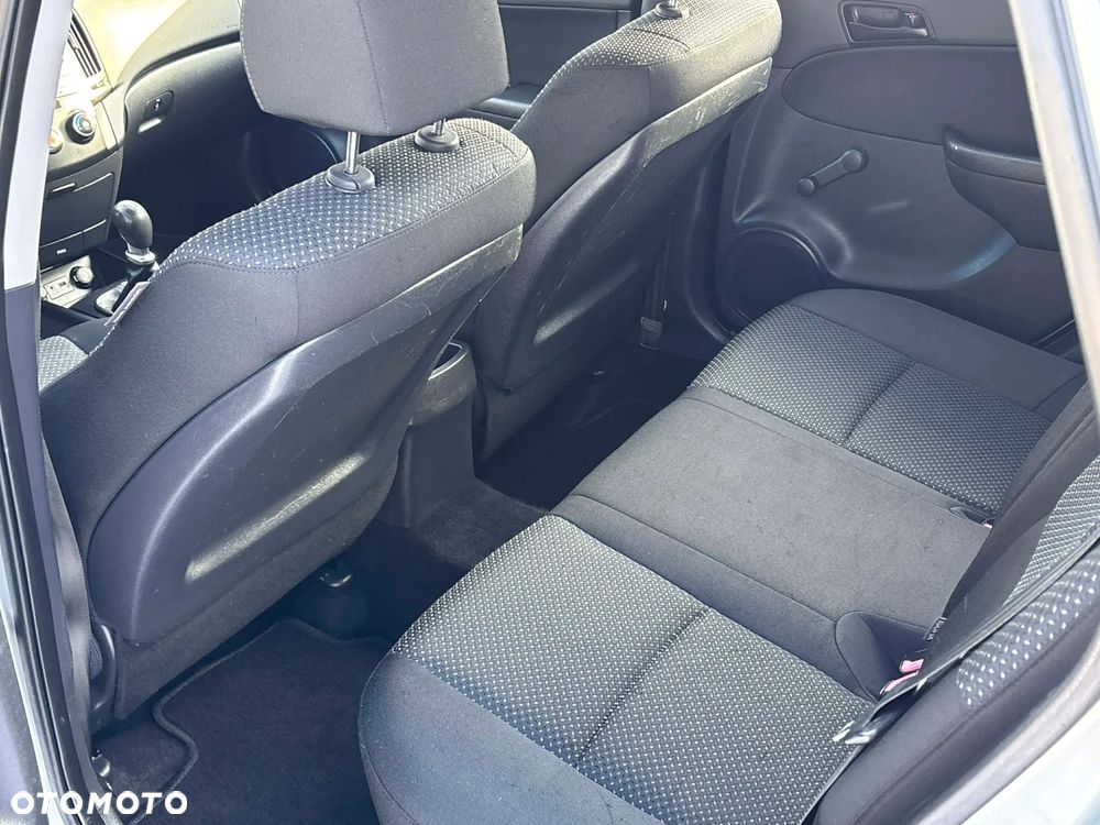 Hyundai i30 1.6 CRDi FIFA WM Edition - 12