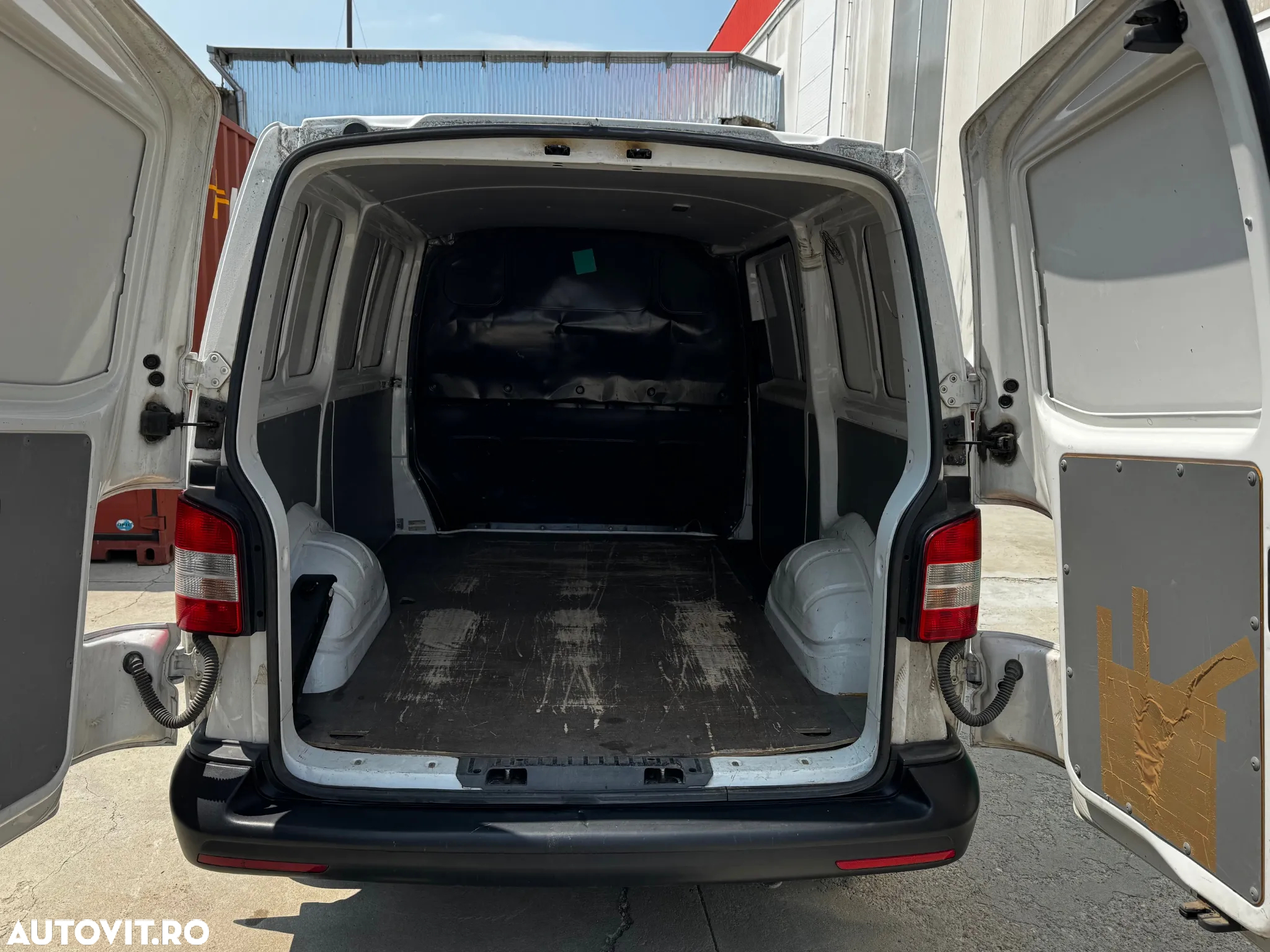 Volkswagen Transporter - 3
