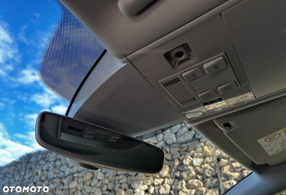 Volkswagen Passat Variant 2.0 TDI SCR 4Motion DSG Comfortline - 20