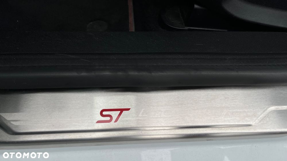 Ford Fiesta 1.0 EcoBoost Hybrid S&S ST-LINE - 26