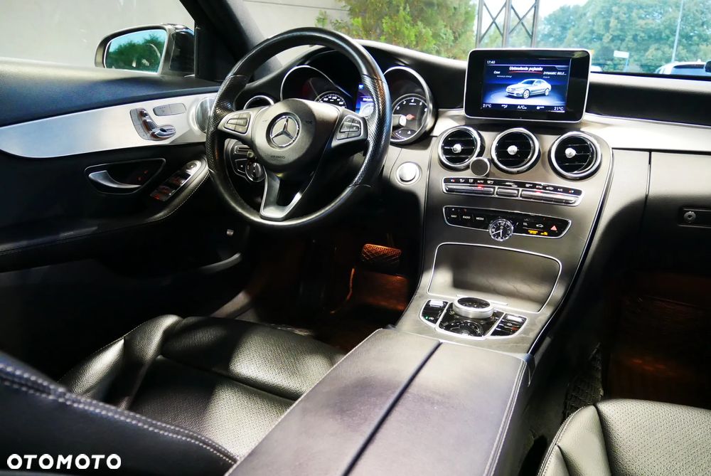 Mercedes-Benz Klasa C 300 7G-TRONIC - 19