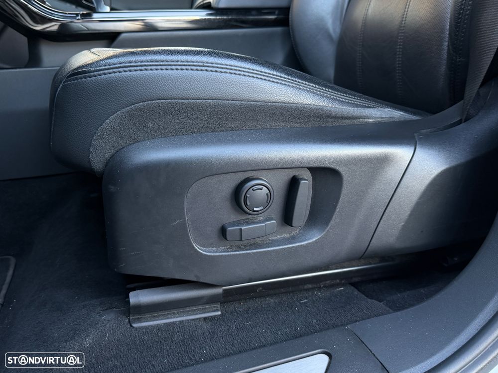 Land Rover Range Rover Evoque P300e R-Dynamic SE - 18