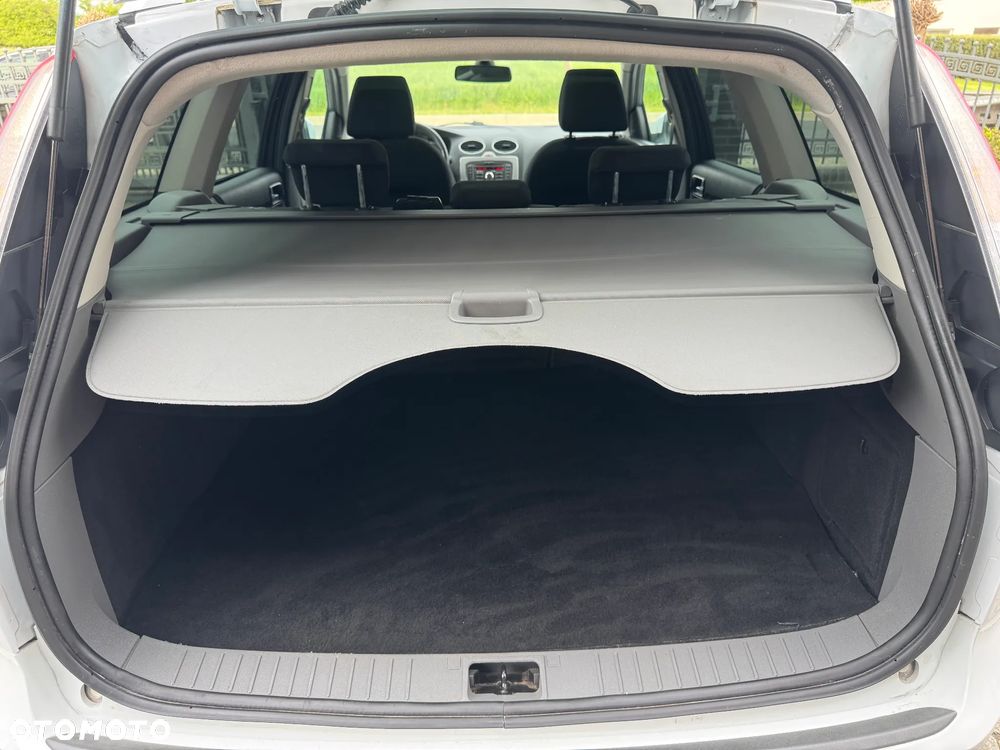 Ford Focus 1.6 16V Style - 36