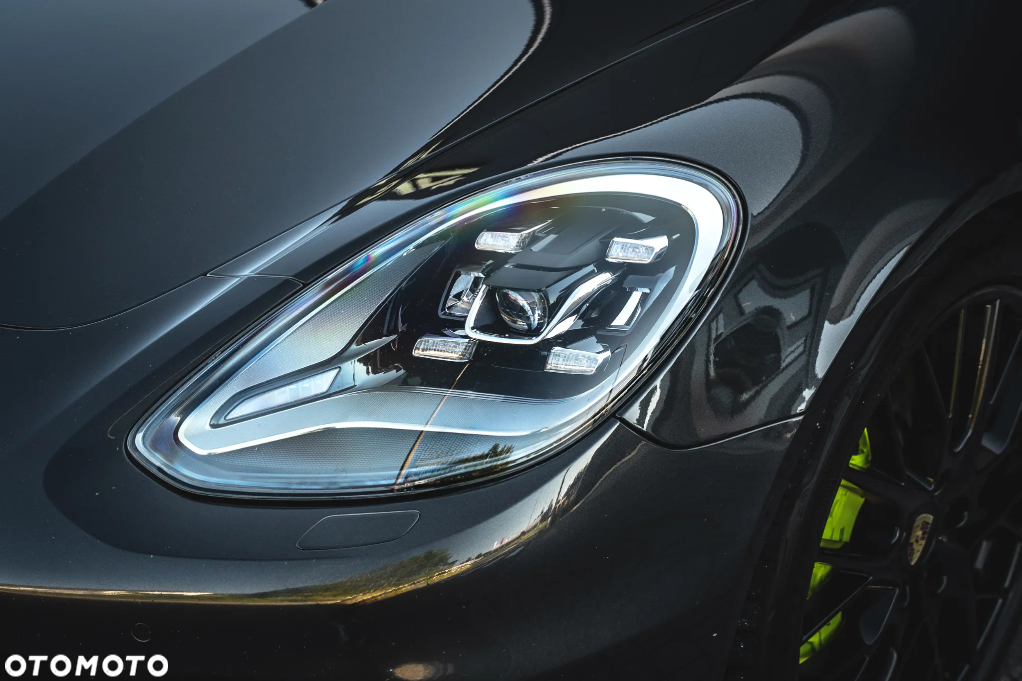 Porsche Panamera 4 e-Hybrid Sport Turismo - 3