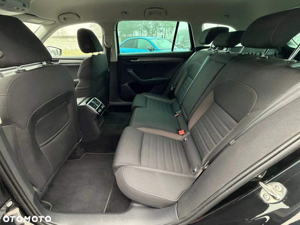 Skoda Superb 2.0 TDI 4x4 DSG Scout - 25