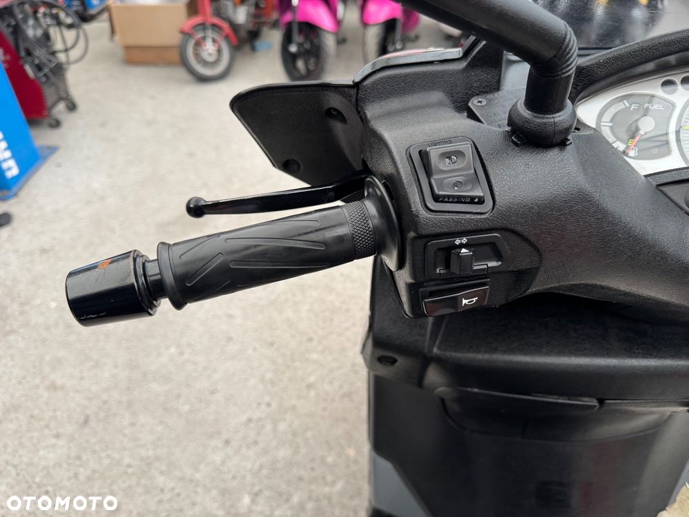 Yamaha X-max - 15