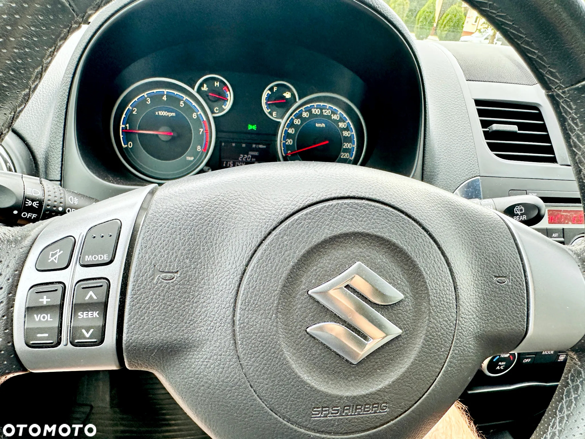 Suzuki SX4 1.6 Premium - 20