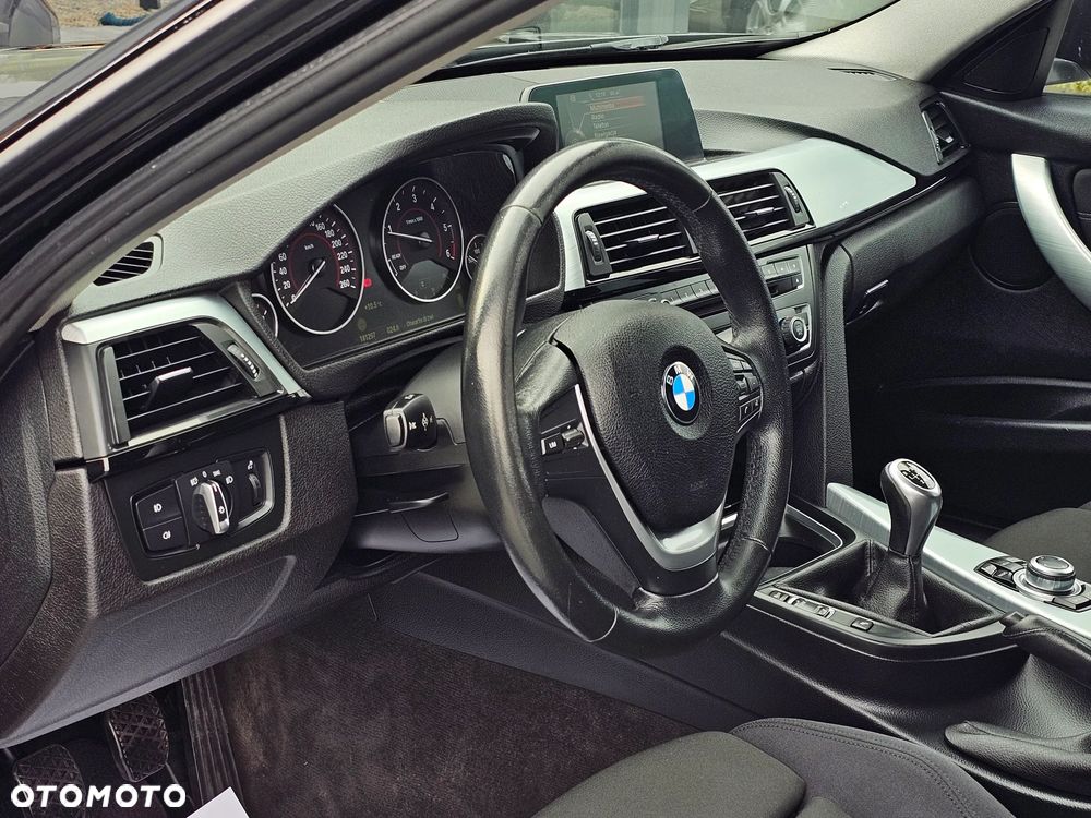 BMW Seria 3 320d DPF Edition Sport - 7