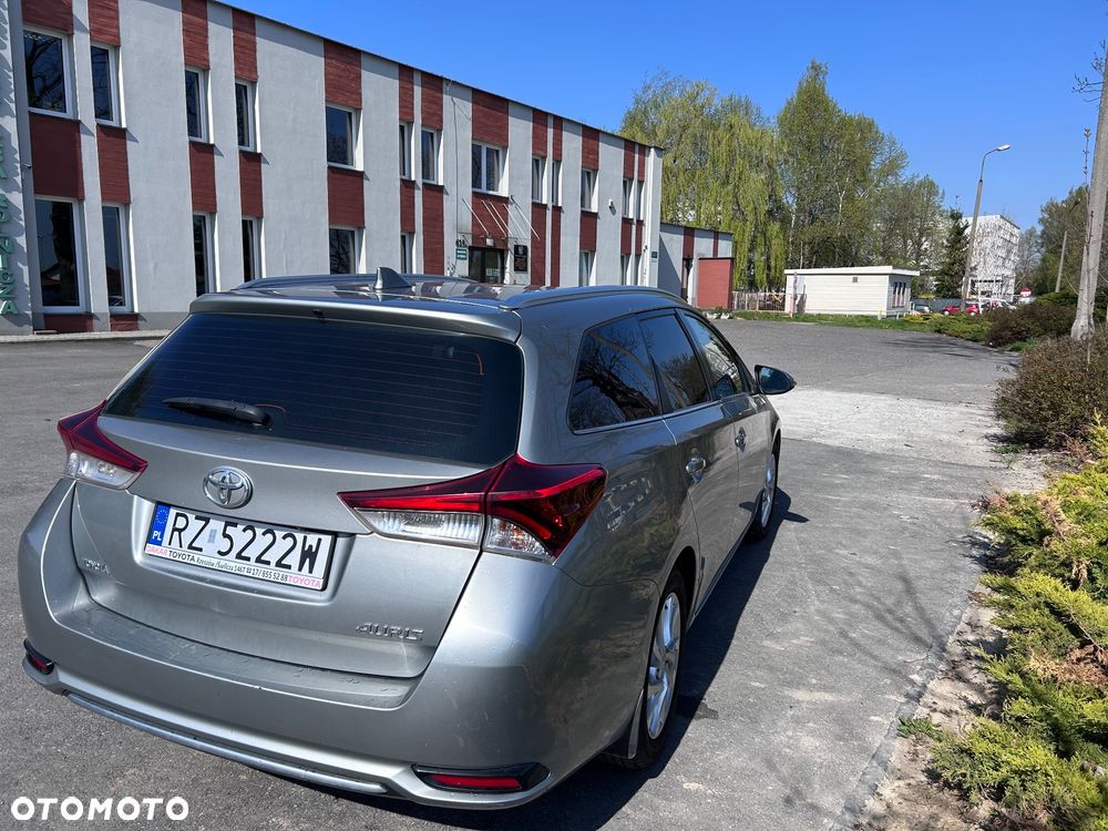 Toyota Auris 1.6 Comfort - 4