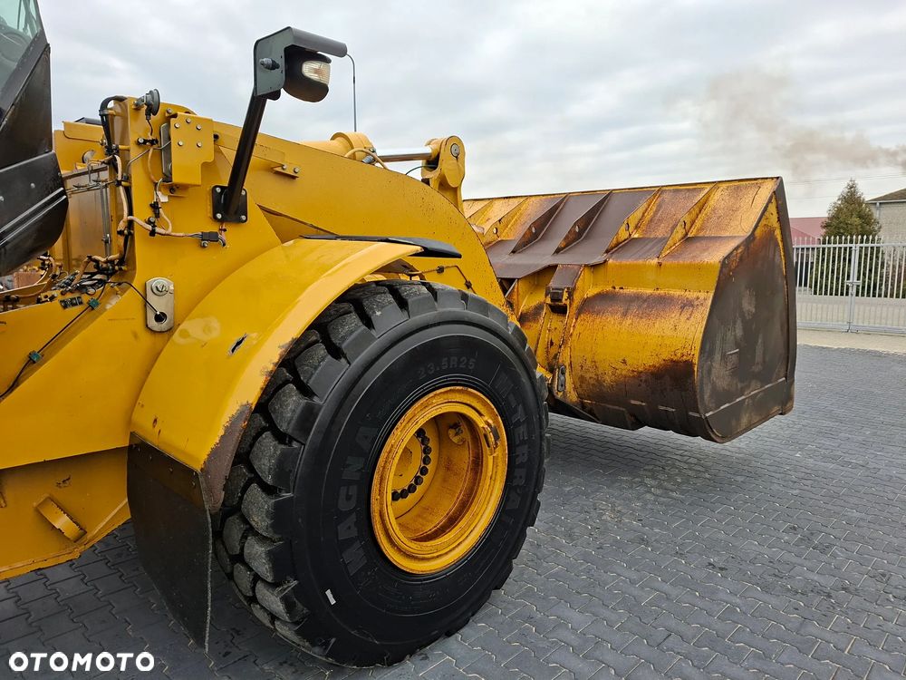 Caterpillar CAT 962H Rok 2010 - 9