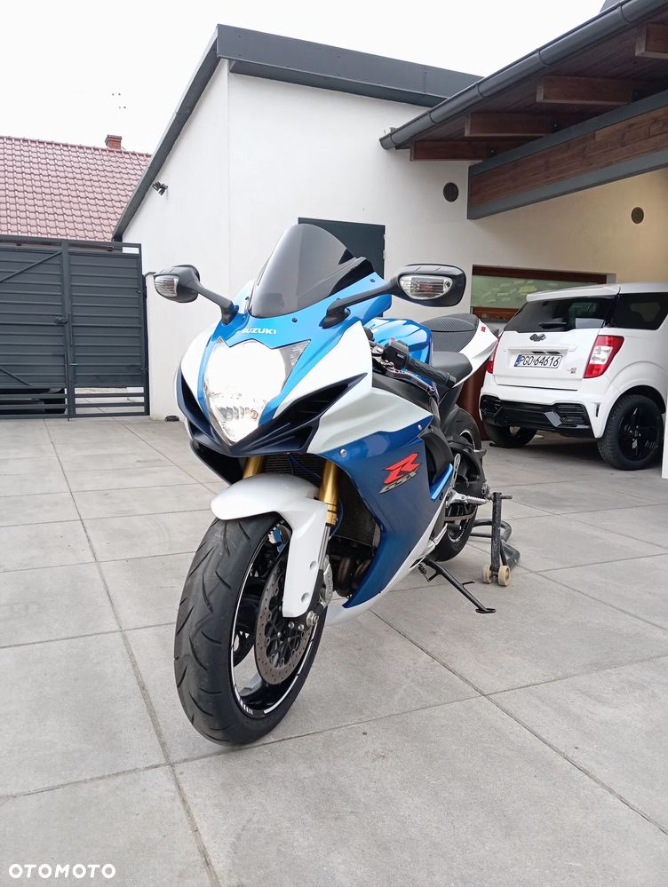 Suzuki GSX-R - 6