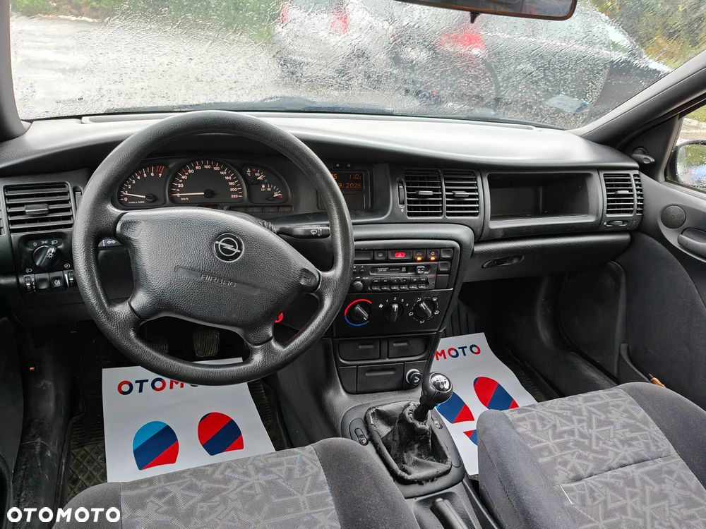 Opel Vectra 1.6 GL - 6