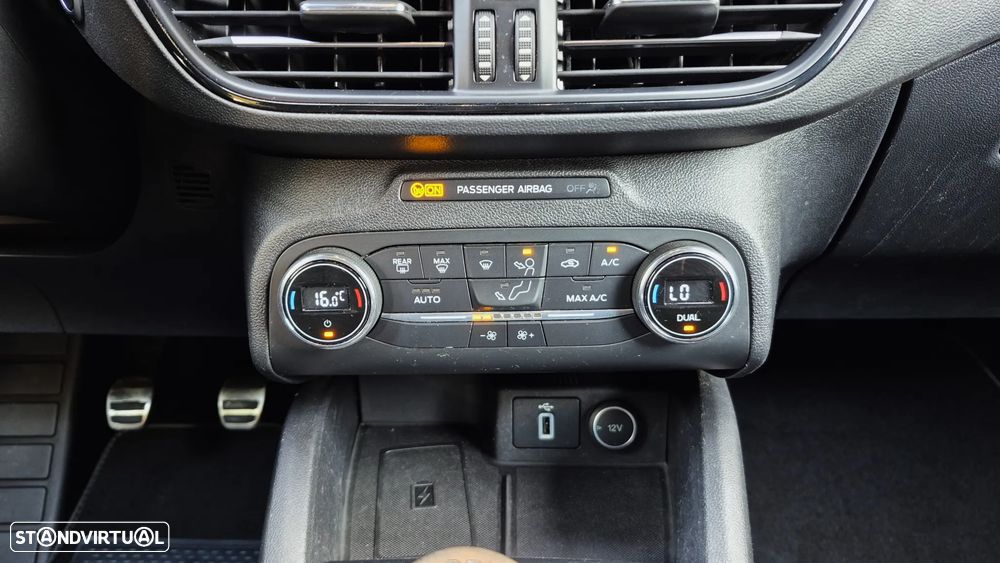 Ford Focus SW 1.0 EcoBoost ST-Line - 26