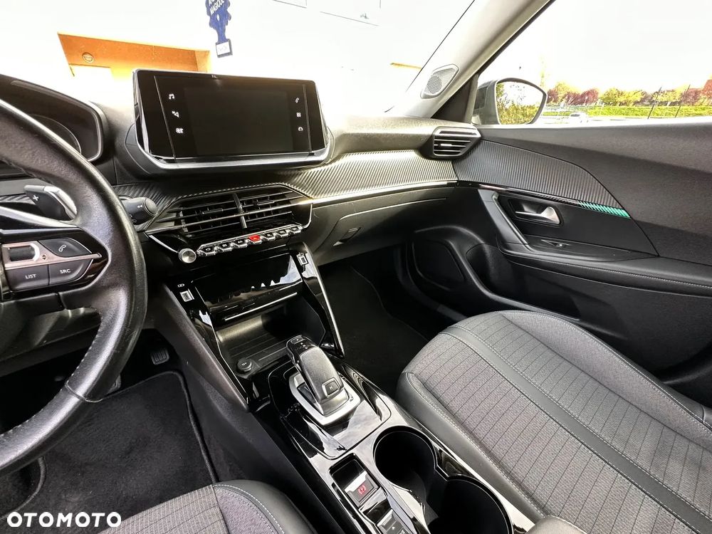 Peugeot 2008 BlueHDi 130 Allure S&S EAT8 - 29