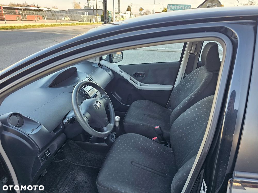 Toyota Yaris 1.3 Luna A/C - 8