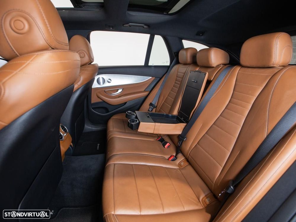 Mercedes-Benz E 300 de AMG Line - 10