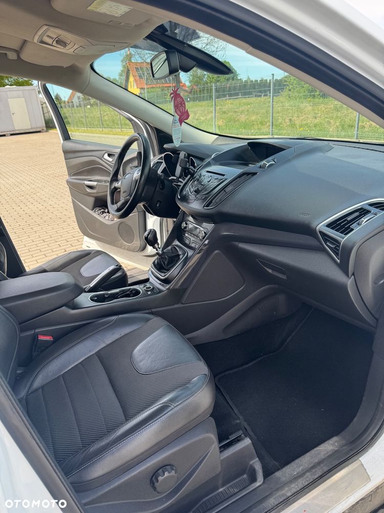 Ford Kuga 2.0 TDCi 2x4 Titanium - 8