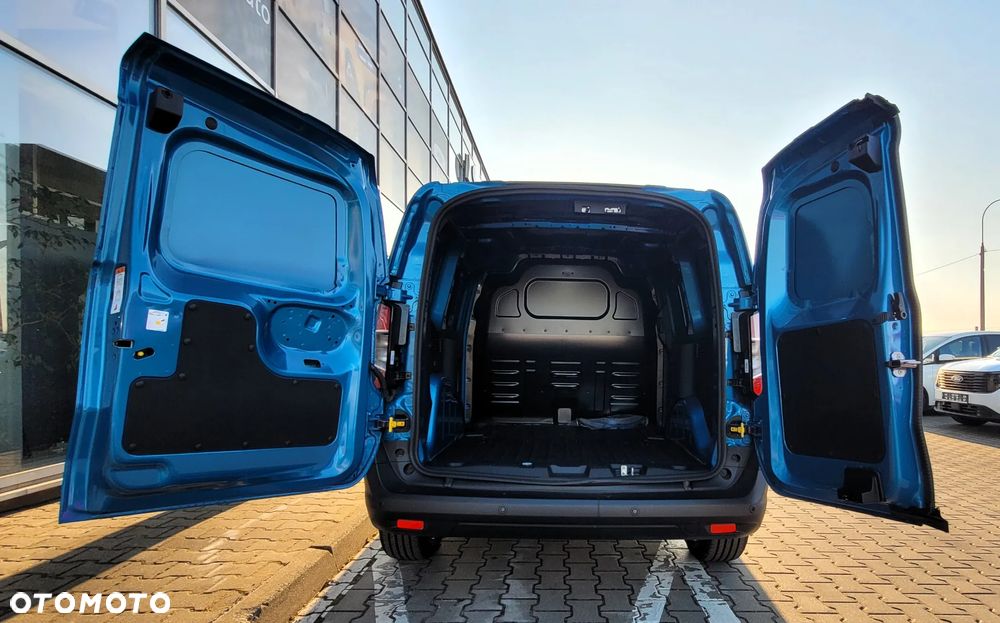 Ford Transit Courier - 10