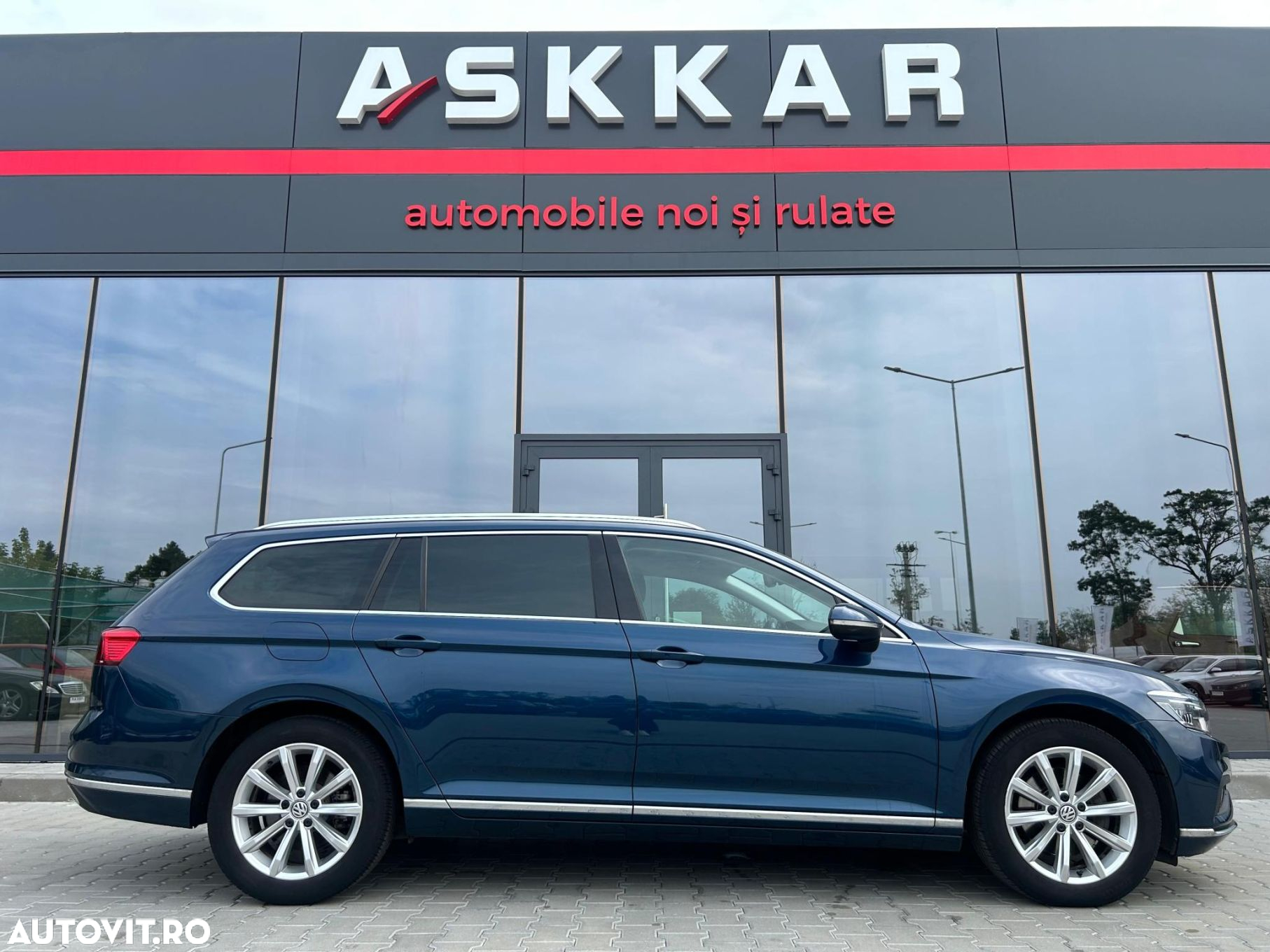 Volkswagen Passat Variant 1.6 TDI SCR DSG Business - 4