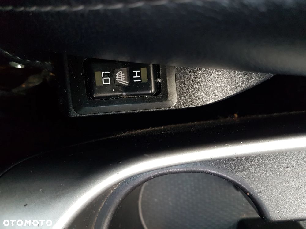 Mitsubishi Outlander 2.0 DID Intense + - 24