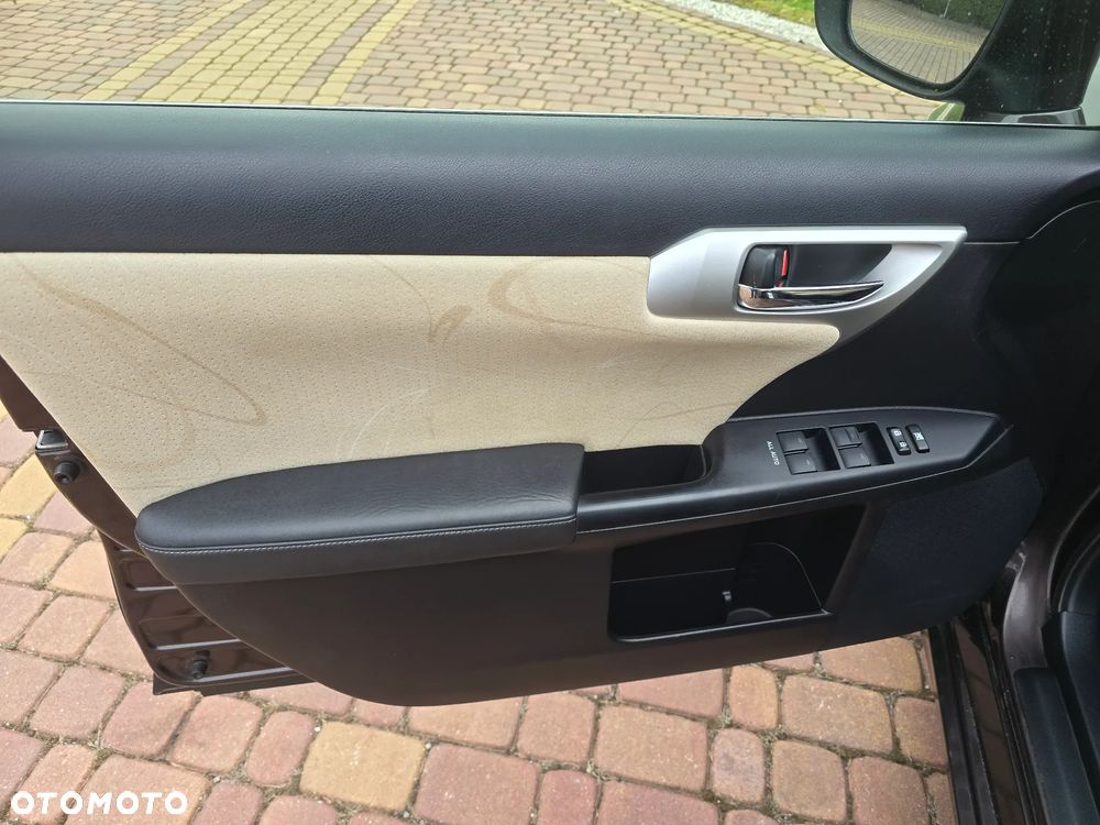 Lexus CT 200h Prestige - 37