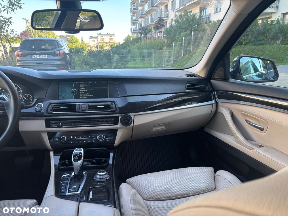 BMW Seria 5 535i xDrive - 12