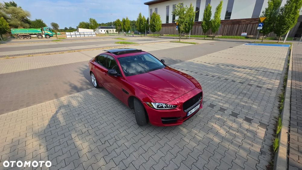 Jaguar XE - 2