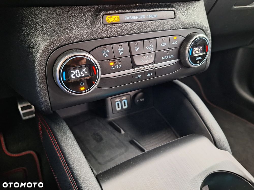 Ford Focus 1.5 EcoBoost ST-Line X - 36