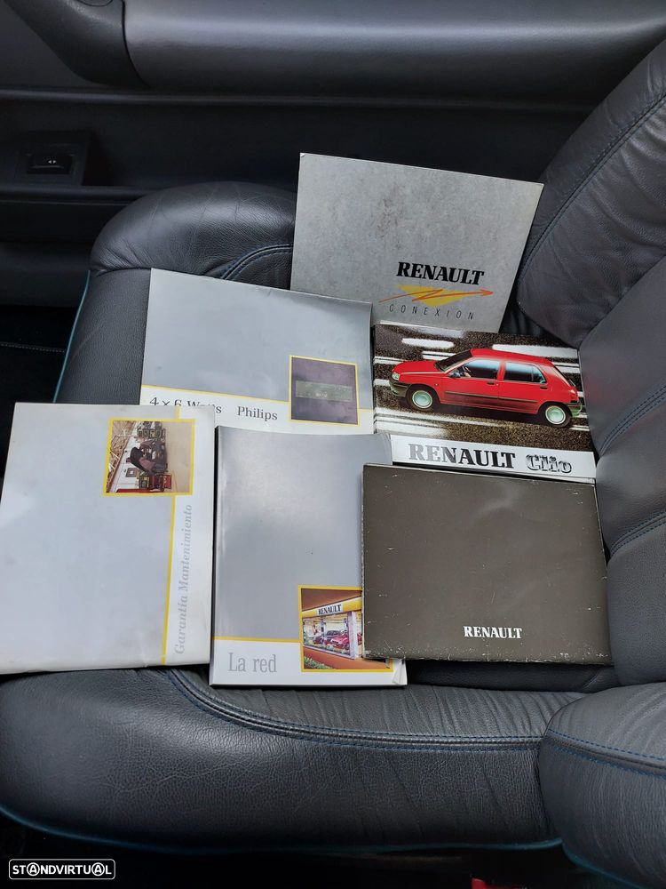 Renault Clio 1.8 Baccara - 9