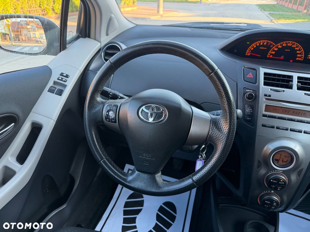 Toyota Yaris 1.33 Luna Start - 22