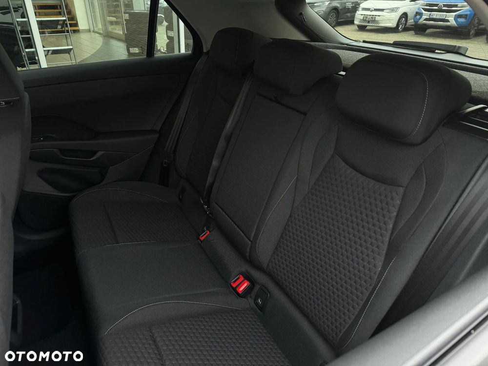 Volkswagen T-Roc - 13