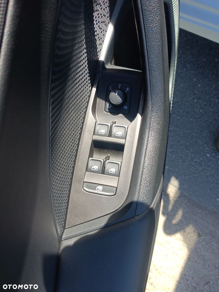 Skoda Octavia 2.0 TDI DSG Sportline - 21