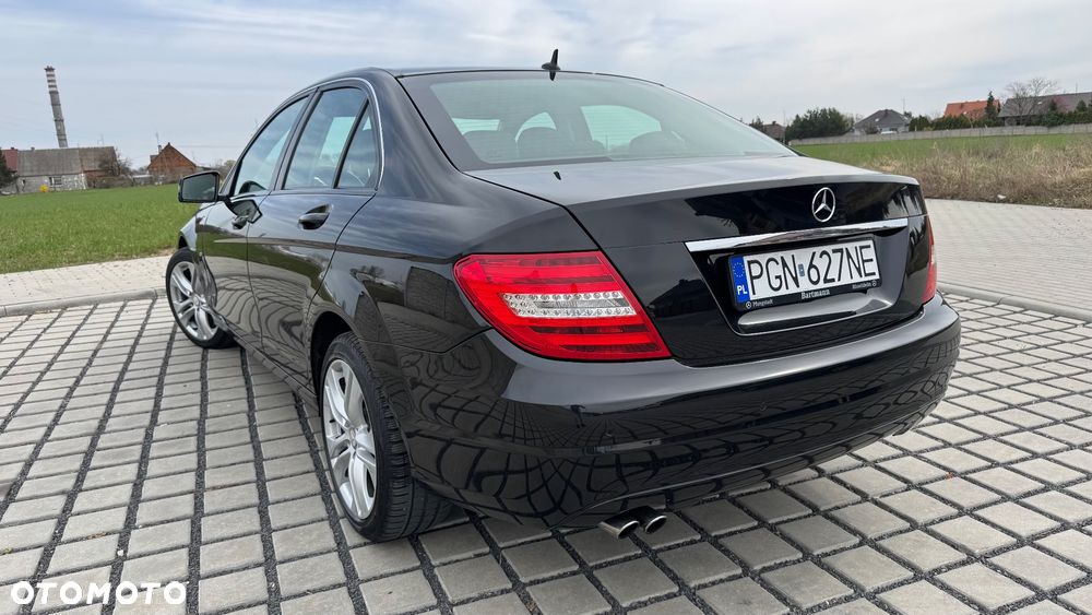 Mercedes-Benz Klasa C 180 CGI BlueEff Elegance - 11