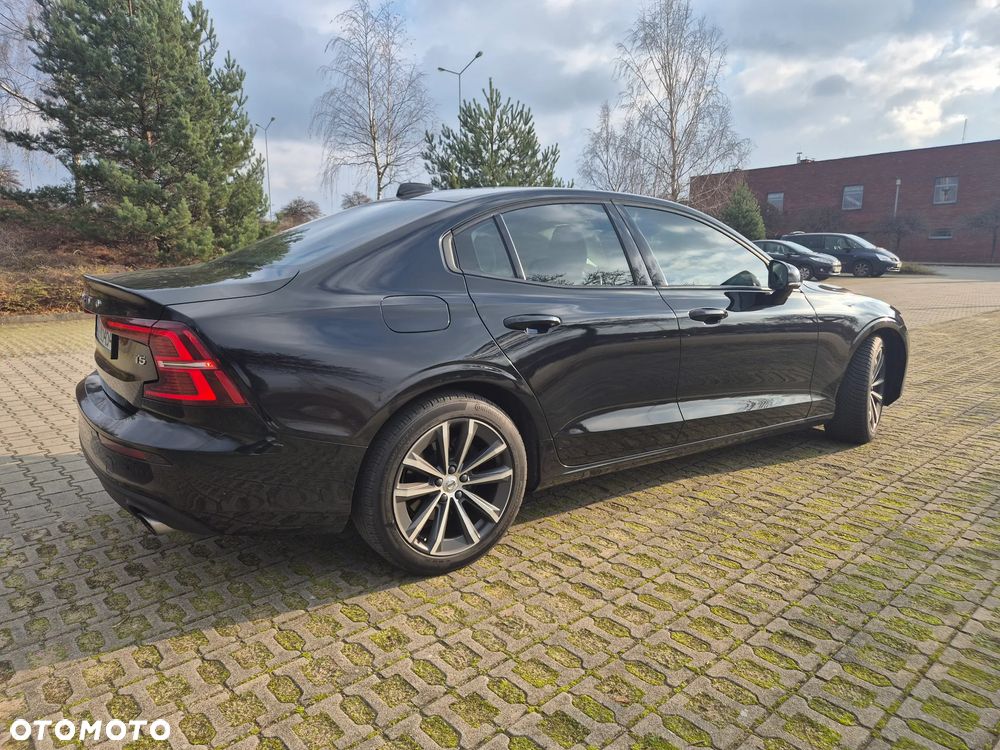 Volvo S60 T5 Momentum Pro - 11