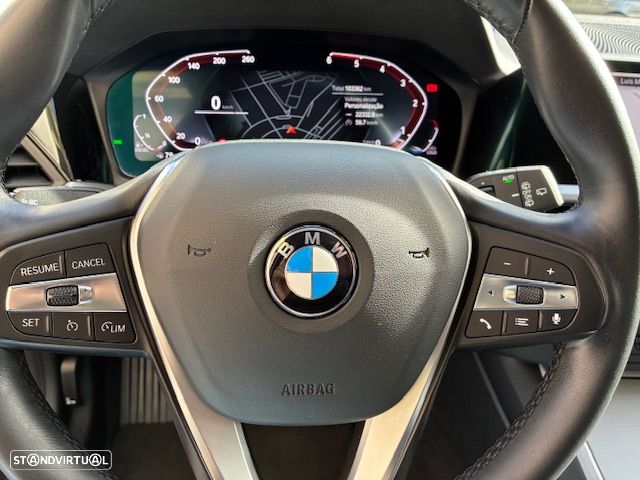 BMW 318 d Ultimate Auto - 32