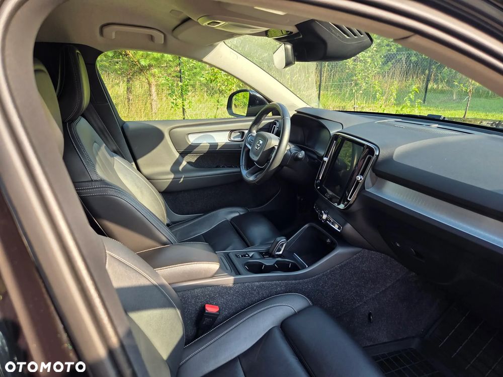Volvo XC 40 D4 AWD - 8