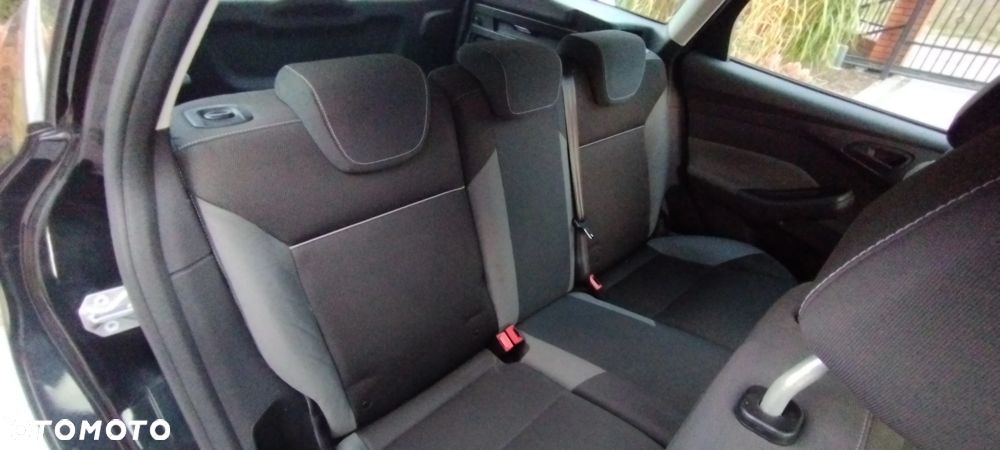 Ford Focus 1.6 TDCi DPF Ambiente - 6