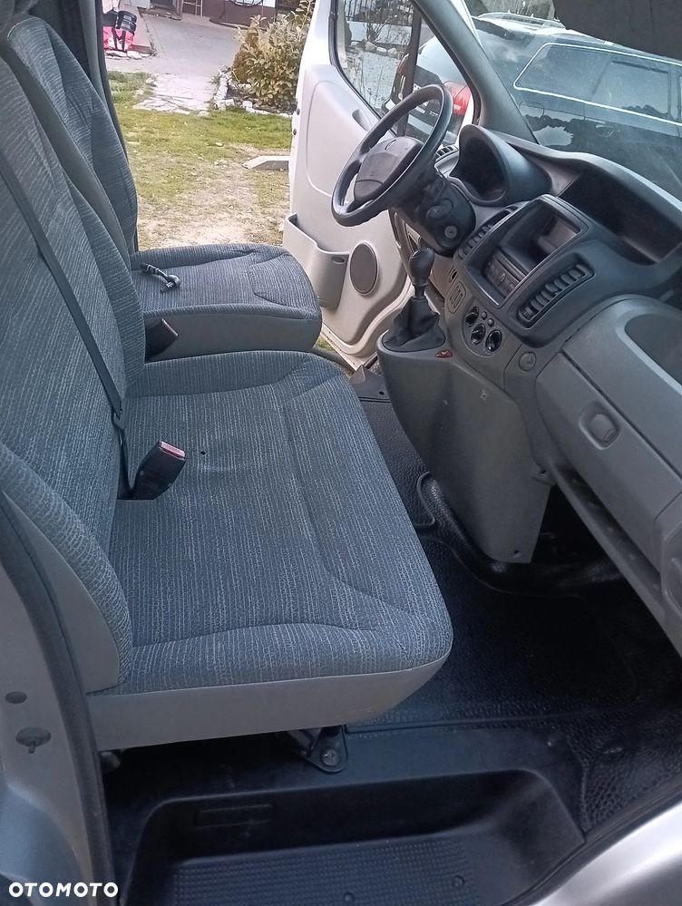 Renault Trafic - 16