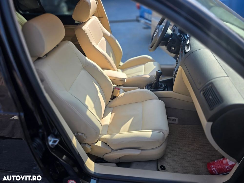 Volkswagen Golf 1.9TDI 4Motion Highline - 7