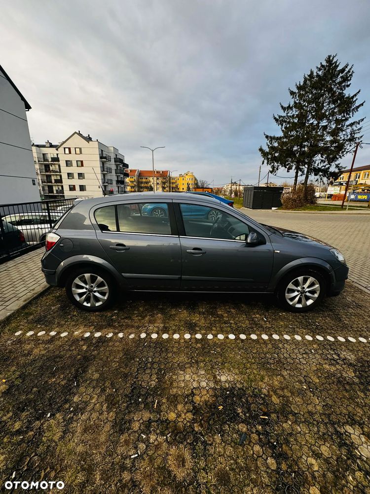 Opel Astra 1.6 Essentia - 3