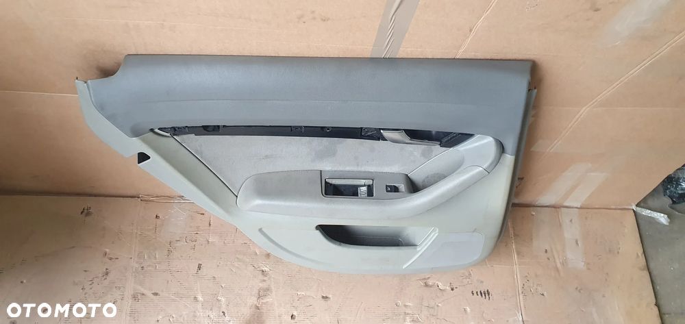 Tapicerka boczek lewy tył tylna lewa roleta Audi A6 C6 - 2