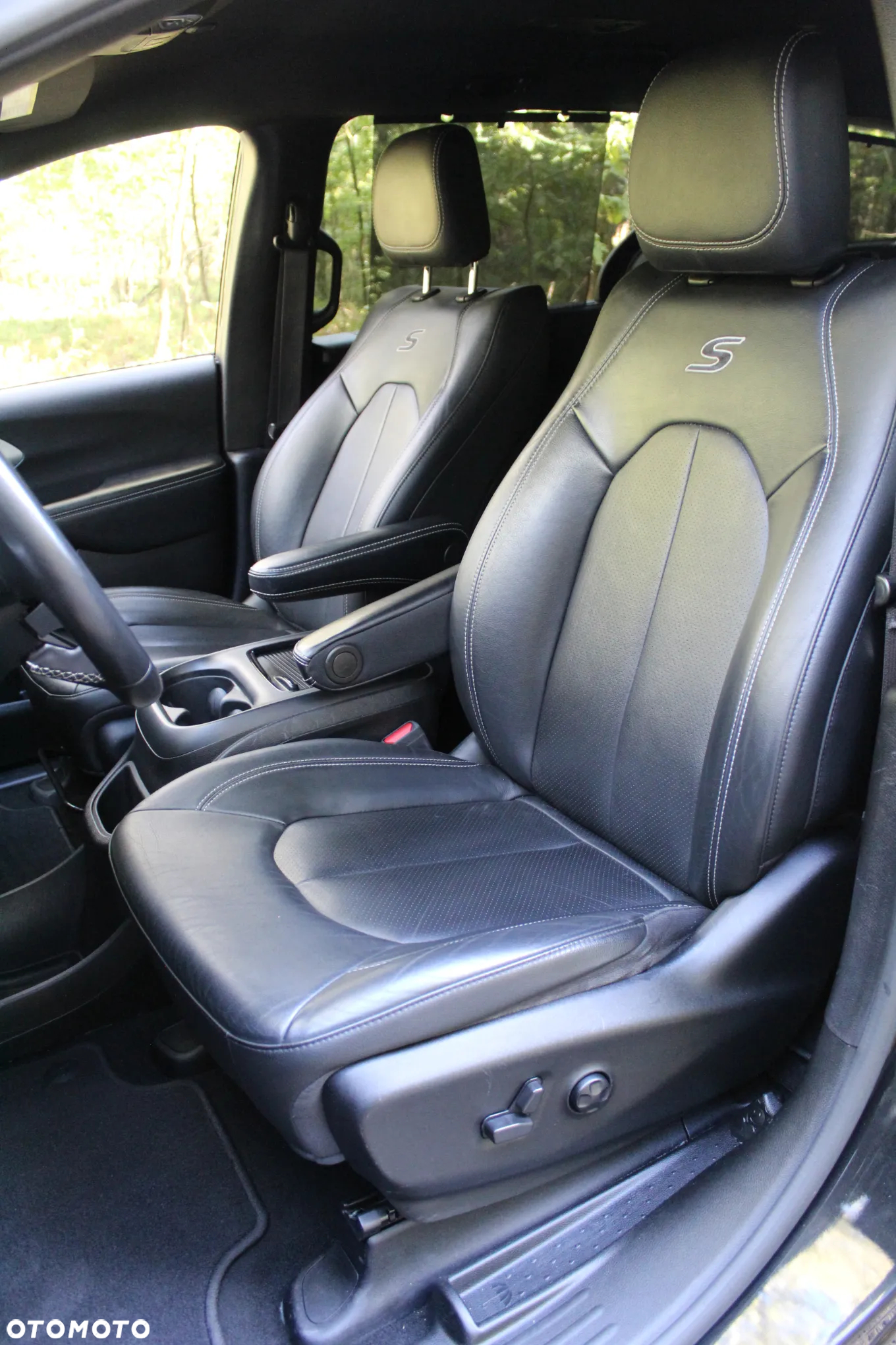 Chrysler Pacifica - 21