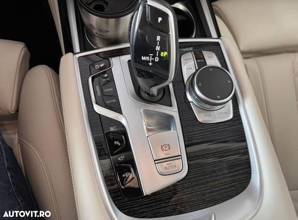 BMW Seria 7 745Le - 22