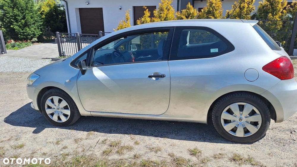 Toyota Auris 1.6 VVT-i Terra - 3